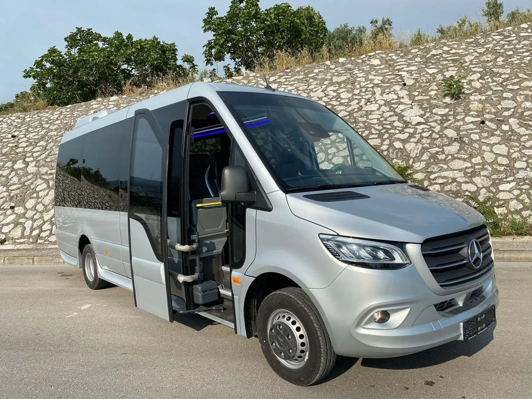 Minibus Features